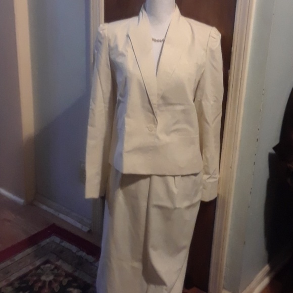 Tan Skirt Suit, size 12 - Picture 2 of 3